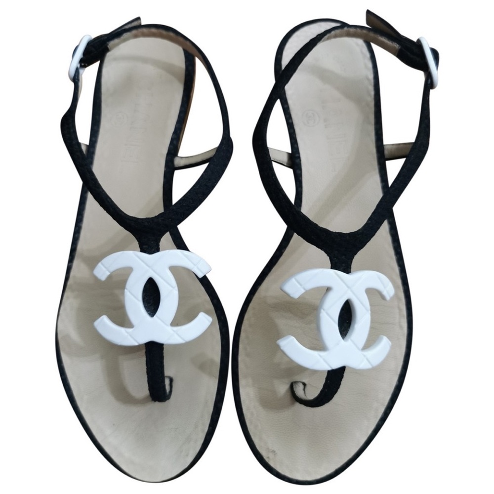 Chanel CC t strap flat t strap sandals size 35.5 size 5.5. Authentic. - Picture 4 of 10